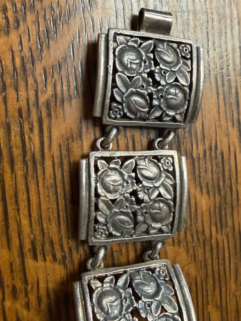 Beautiful vintage sterling silver bracelet featuring six articulated square pane - Picture 6 of 7